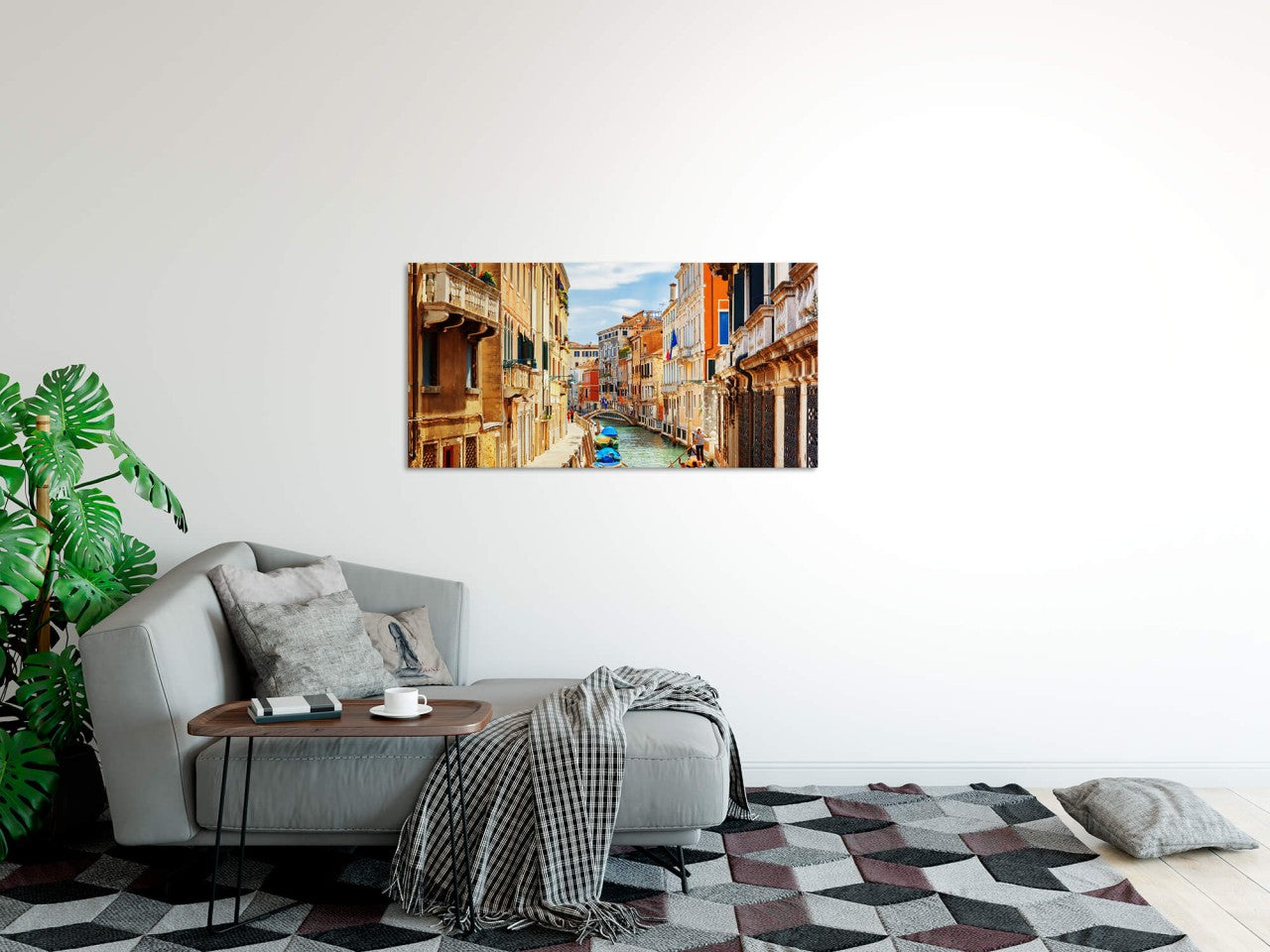 shutterstock_403253374MgdTC8XEXKQD0_1280x1280.jpg