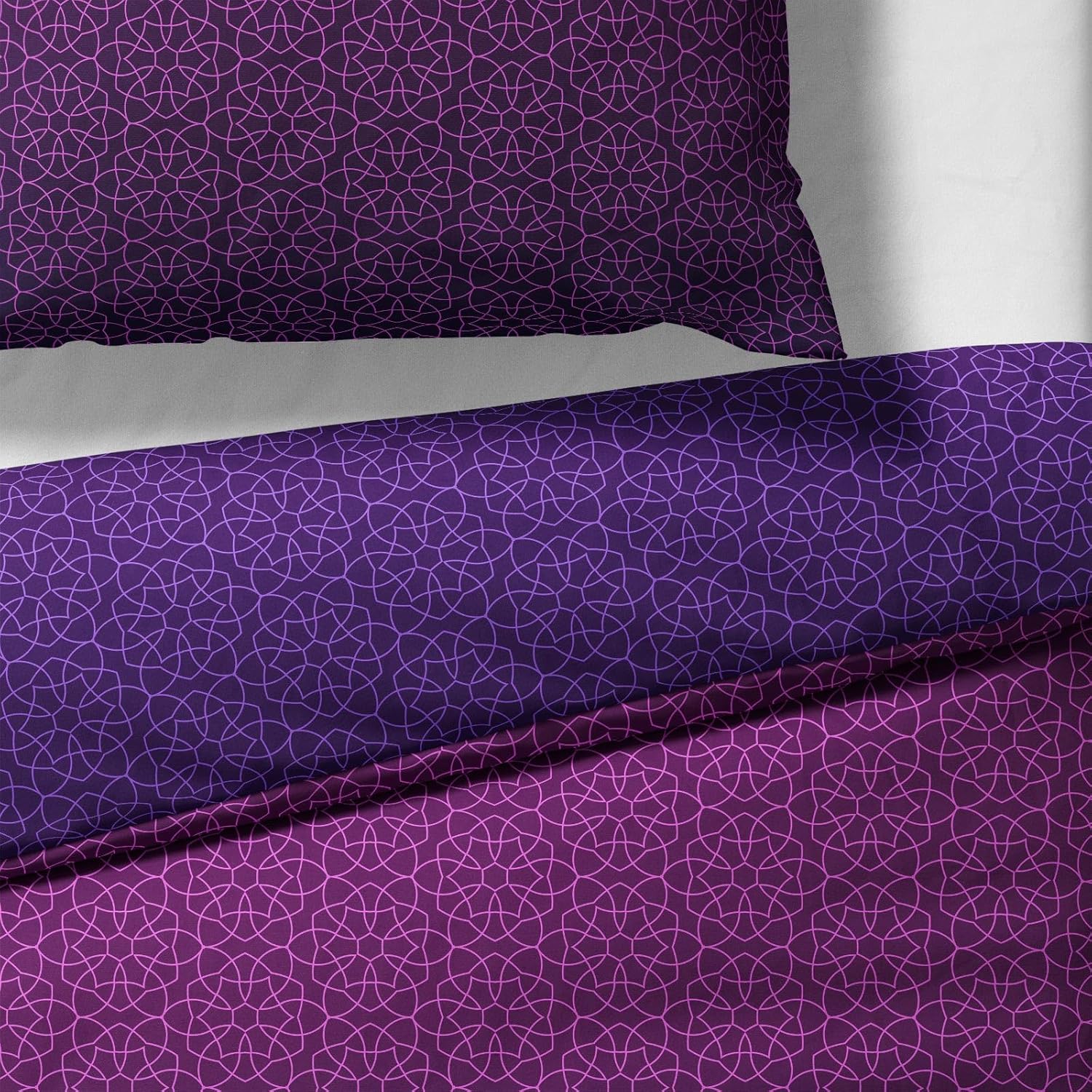 Sinus Art Bettwäsche 135x200 cm + 80x80 cm – Farbverlauf in Violett und Lila mit filigranem Sternenmuster – Moderne Wende-Bettwäsche aus Mikrofaser