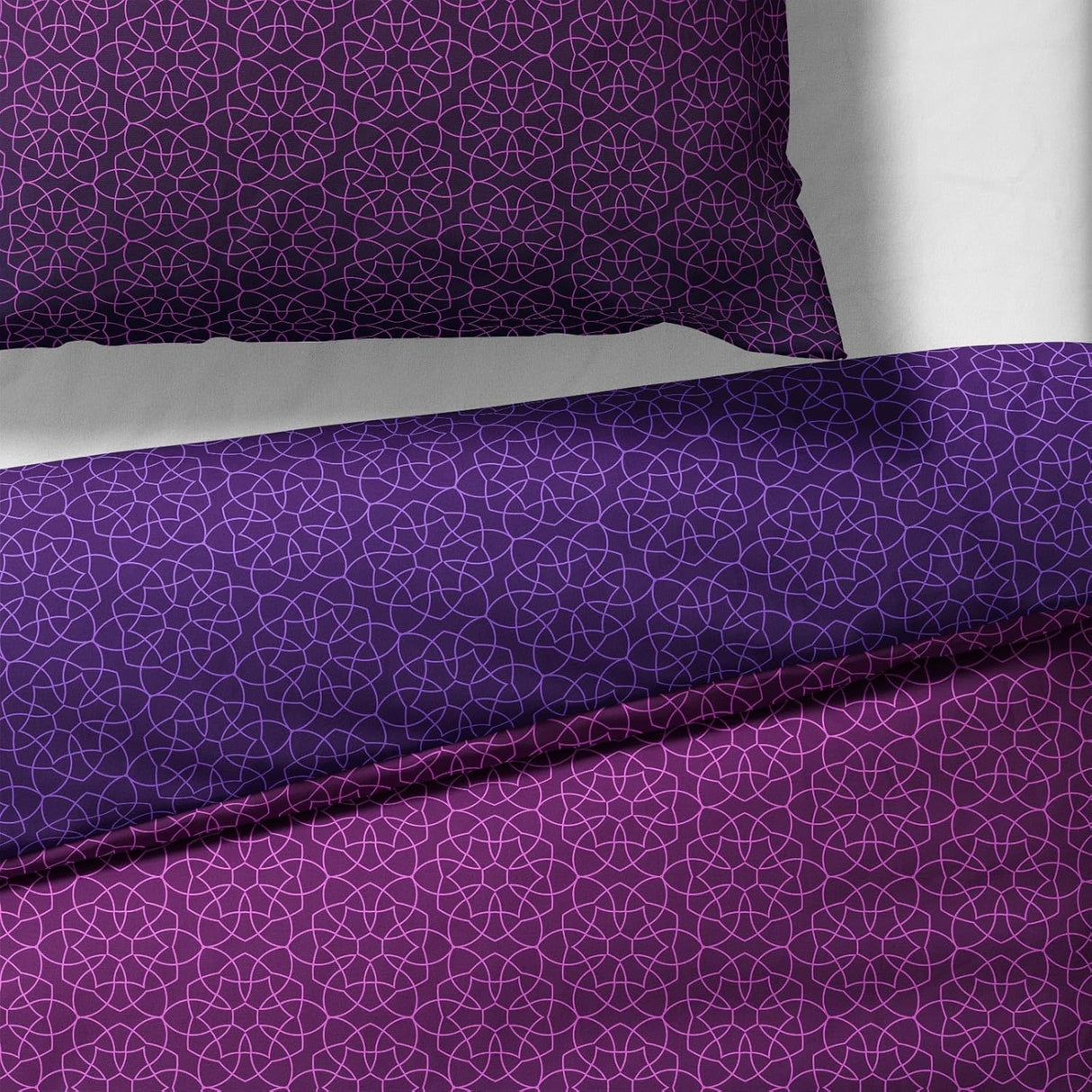 Sinus Art Bettwäsche 135x200 cm + 80x80 cm – Farbverlauf in Violett und Lila mit filigranem Sternenmuster – Moderne Wende-Bettwäsche aus Mikrofaser