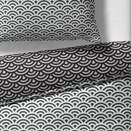 Sinus Art Bettwäsche 135x200 cm + 80x80 cm – Mikrofaser-Wendebettwäsche mit stilisiertem Wellenmuster in Schwarz & Hellgrün – pflegeleicht & atmungsaktiv