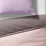 Sinus Art Bettwäsche 135x200 cm + 80x80 cm – Moderne Wendebettwäsche in Rosé und Flieder mit feinem Linienmuster – pflegeleicht und mit Reißverschluss