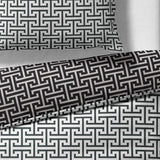 Sinus Art Mikrofaser Bettwäsche 135x200 cm + 80x80 cm – Wendedesign in Schwarz & Weiß mit modernem Labyrinthmuster, pflegeleicht & atmungsaktiv
