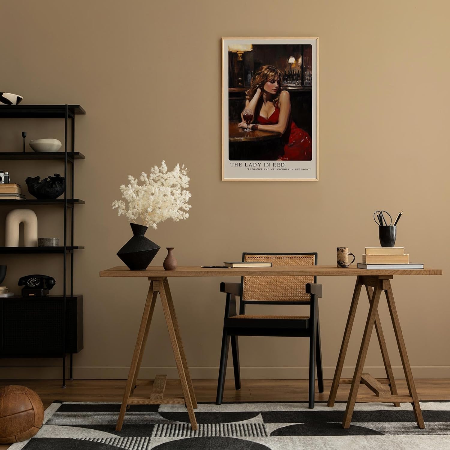 Paul Sinus Leinwandbild 40x60cm The Lady in Red – Sinnliches Leinwandbild einer melancholischen Frau in rotem Kleid in einer stilvollen Bar