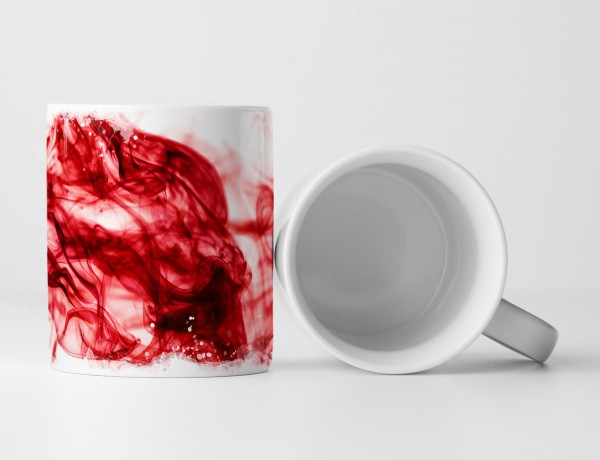 Tasse Geschenk Roter Rauch mit weißem Hintergrund 