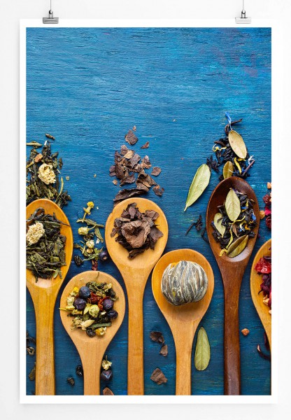 Food-Fotografie 60x90cm Poster Tee auf Holzlöffeln