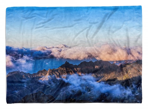 Handtuch Strandhandtuch Saunatuch Kuscheldecke mit Fotomotiv Berge Wolken Bergkette