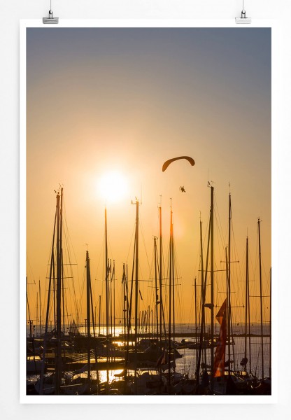 60x90cm Poster Landschaftsfotografie  Paraglider über Hafen
