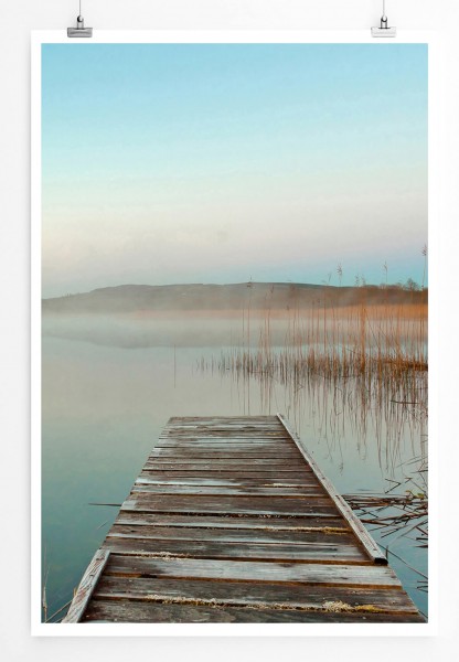 60x90cm Landschaftsfotografie Poster Einsamer Steg im Himmelblau
