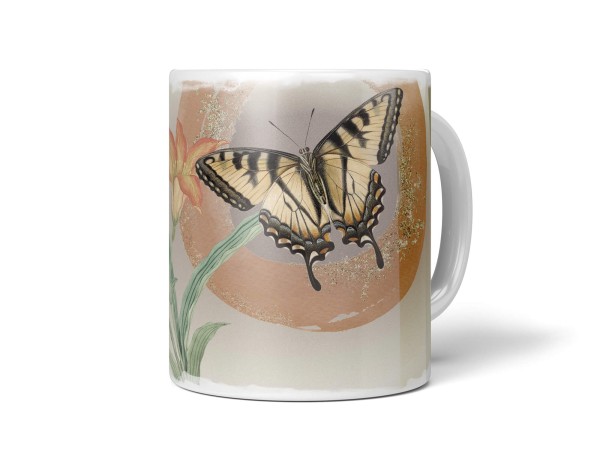 Dekorative Tasse mit schönem Motiv Schmetterling Blume Vintage Pastelltöne Design
