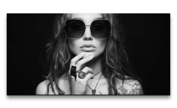 Leinwandbild 120x60cm Frauen Porträt Schwarz Weiß Cool Tattoos Sonnenbrille