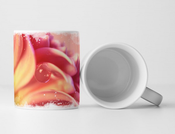 Tasse Geschenk Naturfotografie – Detailaufnahme Wassertropfen auf pinker Blume