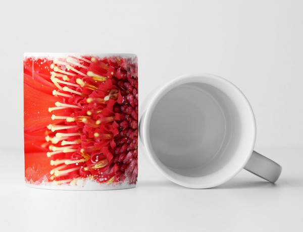 Tasse Geschenk Naturfotografie – Nahaufnahme einer roten Gerbera Pflanze