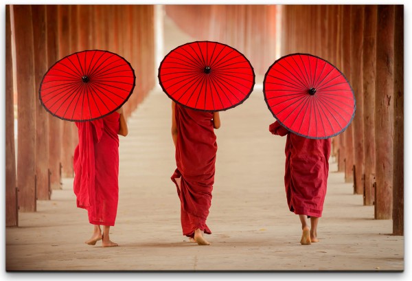 Frauen mit Regenschirm Wandbild in verschiedenen Größen