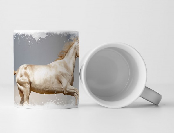 Tasse Geschenk Tierfotografie – Weißer Perlino Akhal-Teke Hengst im Schnee