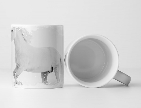 Tasse Geschenk Tierfotografie – Weißes Pferd im Schnee 